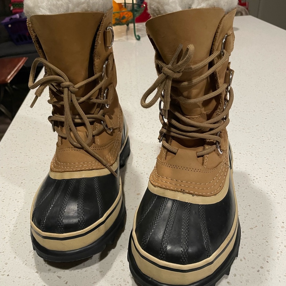 Size USA 6 SOREL Caribou Boots!